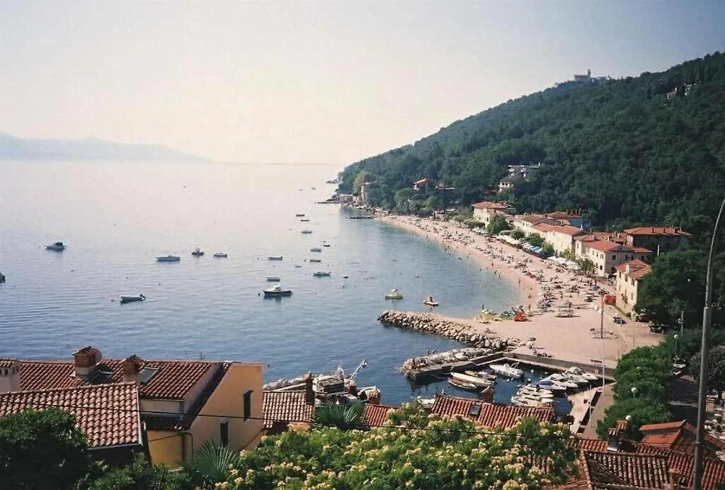 Studio Apartment In Moscenicka Draga With Sea View, Balcony, Air Conditioning, Wi-Fi